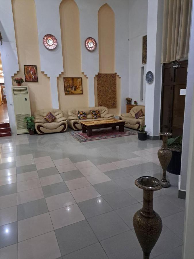 بخارى Karavan Hotel المظهر الخارجي الصورة